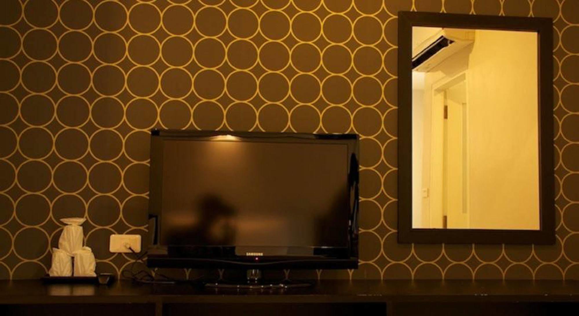 Airport Mansion Phuket Hotel Ban Bo Han Exterior photo